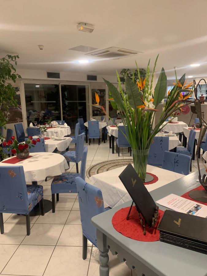 Hotel Restaurant De La Mer Golfe-Juan Exterior foto